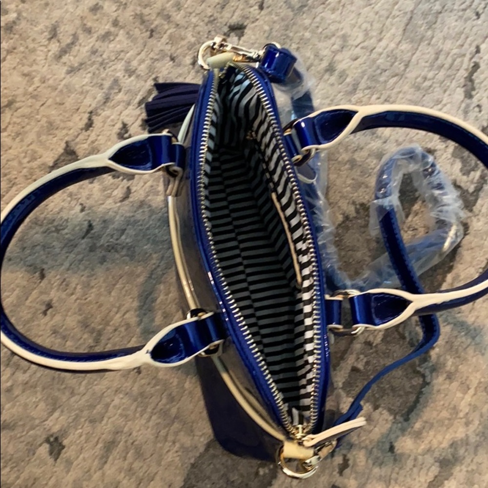 Purse - Picture 3 of 4